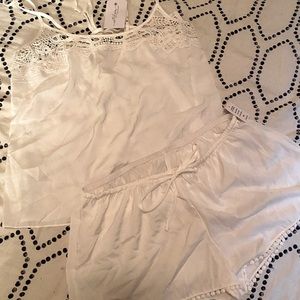 In Bloom intimates ivory embroidered cami with shorts